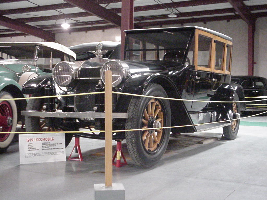 1919 Locomobile